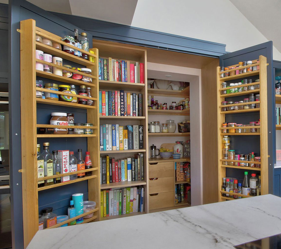 English-bespoke-kitchens_Feature-squared-image-1