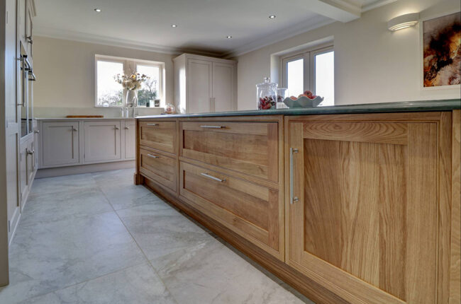English bespoke kitchens_Oak Island detail